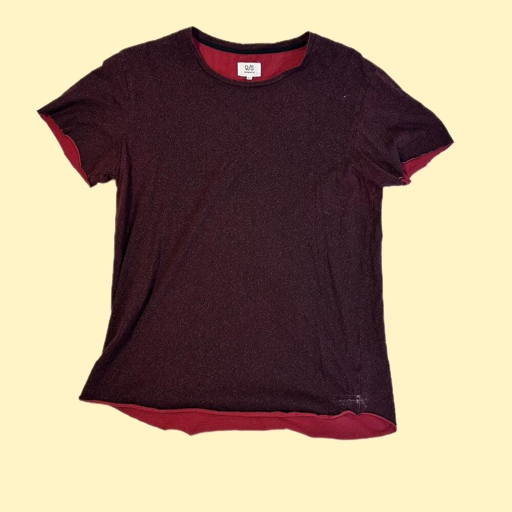 Burgundy and red qs top